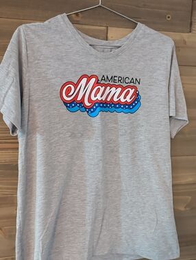 Celebrate Patriotic 'American Mama' ShortSleeve Tee - Light Gray with Red & Blue
